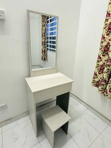 Makeup Table