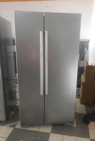 Side by Side Ice LG Refrigerator Peti Ais Freezer