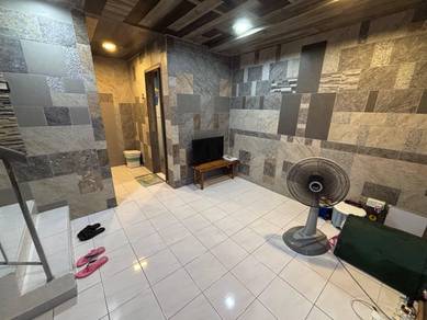 Apartment For Sale in Sri Awana Townhouse