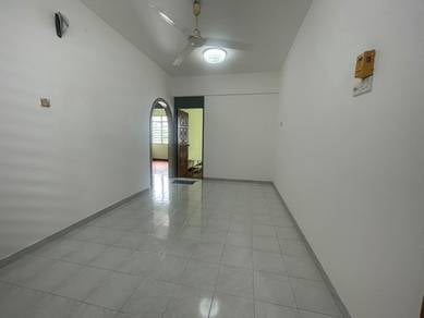 Apartment For Sale in Taman Wayton