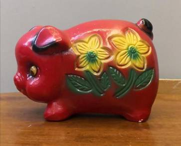 Tabung red piggy bank