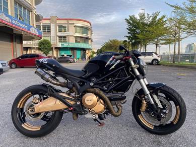 Ducati Monster 795