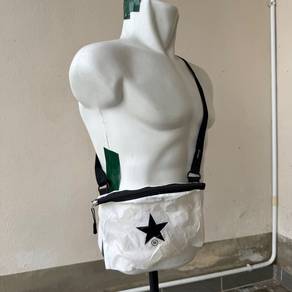 Converse Tokyo sacoche / crossbody shoulder bag