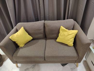 2 + 3-seater brown fabric sofa with yellow cushion