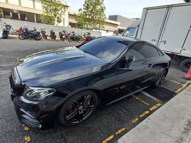 Mercedes Benz E300 300 COUPE AMG LINE in Puchong, SGR