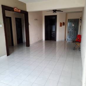 Apartment For Sale in Taman Anggerik Villa