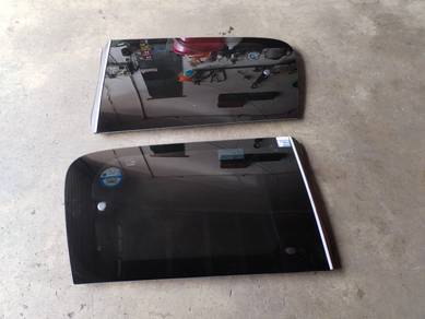 Honda Elysion Quarter Glass