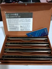 Suzuki Tremolo Harmonica Set (23 Holes)-UNUSED