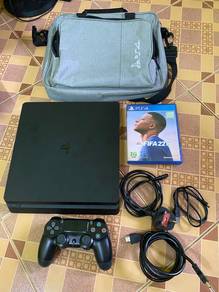 PS4 Slim 500GB Cun Condition + Banyak Game!!