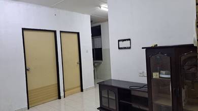 Apartment For Sale in Country Heights