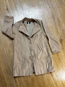 Beige button up TRENCH COAT (L)