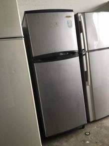 Small Elba Peti Sejuk Refrigerator Fridge Freezer