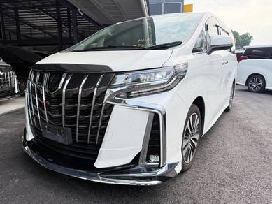 Toyota Alphard SC in KLCC, KUL