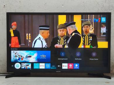 Samsung 32" SMART LED TV good condition 