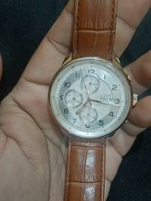 titus watch