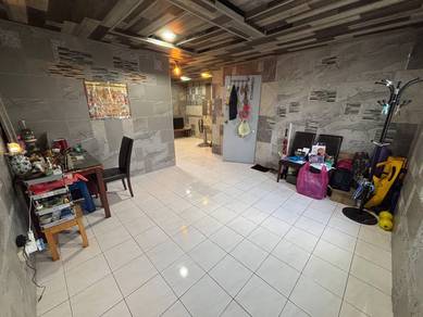 Apartment For Sale in Sri Awana Townhouse