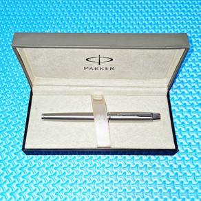 Vintage Parker IM Stainless Steel Chrome "IL" Pen