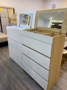 CHEST DRAWER dengan Cermin
