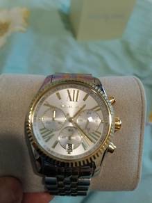 Micheal Kors For Urgent Sale