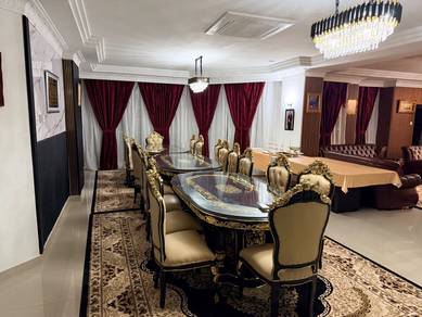 Condominium For Sale in Heritage Condominium