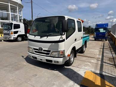 Recond 7 Kaki Toyota KDY221 Double Cab Steel Cargo