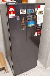 Peti Ais Brand Toshiba