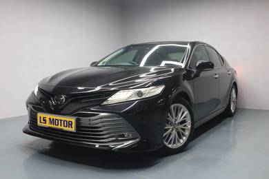 2021 Toyota Camry V