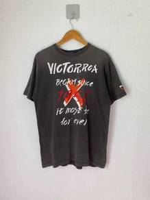World Smack Basic Victor Roca 1956 Y2K Graphic Tee