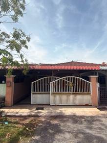 Terraced House For Rent in Ayer Tawar,PRK