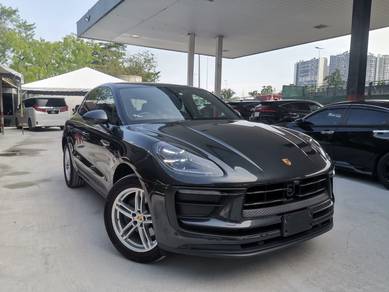 Porsche Macan  in Old Klang Road, KUL