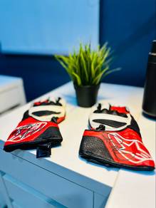 Alpinestars SP-8 Gloves signed by Randy Mamola