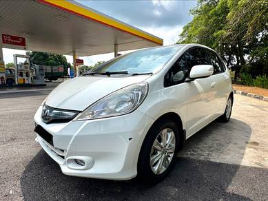 Honda Jazz Hybrid (HYBRID) in Parit Buntar, PRK