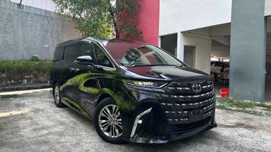 Toyota Alphard Z in Desa Petaling, KUL