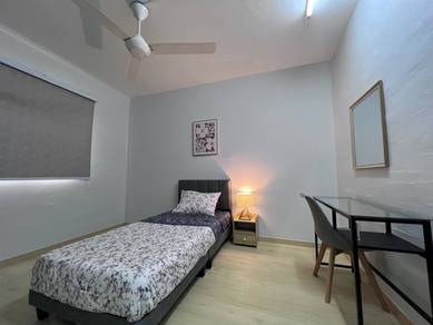 Room in Bandar Tasik Selatan, KUL