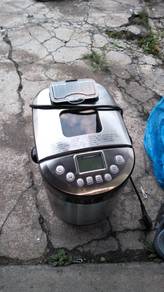 JINGRONG bread maker model 8511. It has a digital