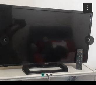 Hardly used 32 inch Sharp TV