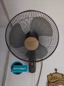 mitsubishi Kanan dan kiri takda pusing. 
