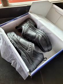 Safety boots size 9