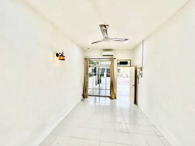 Semi-Detached House For Sale in Sik,KDH