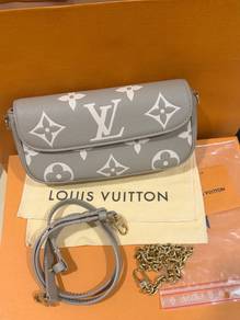 Full set with receipt 100% authentic