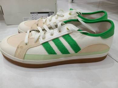 Adidas casual shoe