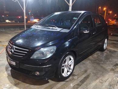 Mercedes Benz 230 in Puchong, SGR