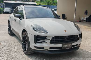 Porsche Macan in Old Klang Road, KUL