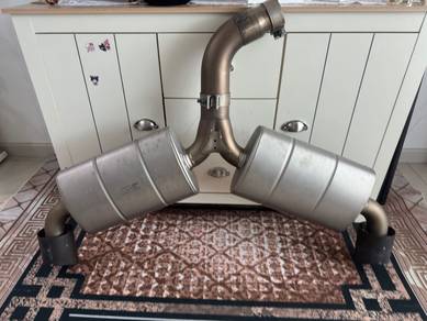 Exzos Akrapovic