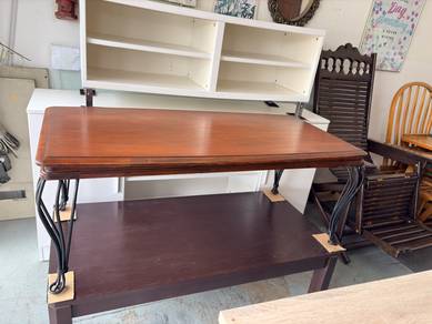 coffee table / centre table