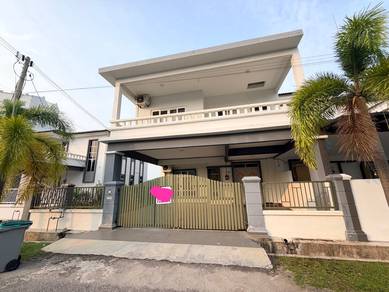 Semi-Detached House For Rent in Klebang,MLK
