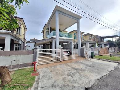 Semi-Detached House For Sale in Sikamat,NSN