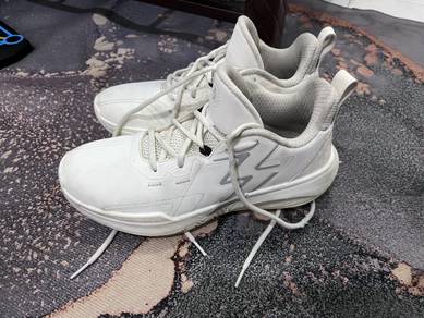 Basketball shoe brand 361 degrees