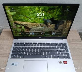 HP 15" Laptop (Athlon Silver 7120U / 8GB RAM / 512