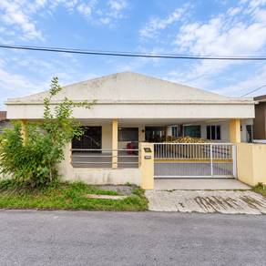 Bungalow House For Sale in Chemor,PRK